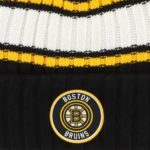 Detail loga na zimnej čiapke Boston Bruins BK Plateau značky 47 brand